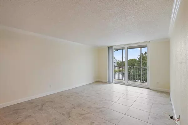 Sarasota, FL 34237,2700 COCONUT BAY LN #3I