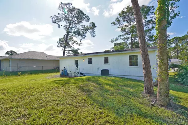 Palm Bay, FL 32908,437 TRUVALL ST SW