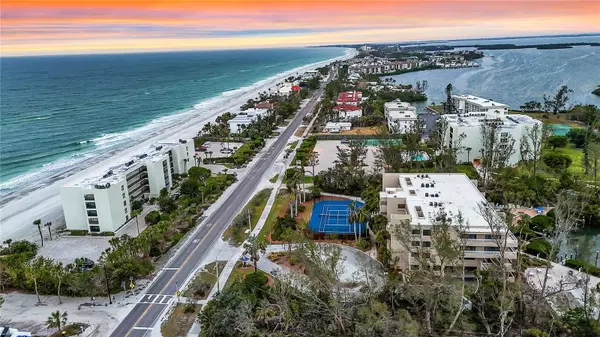 Longboat Key, FL 34228,3320 GULF OF MEXICO DRIVE #208C