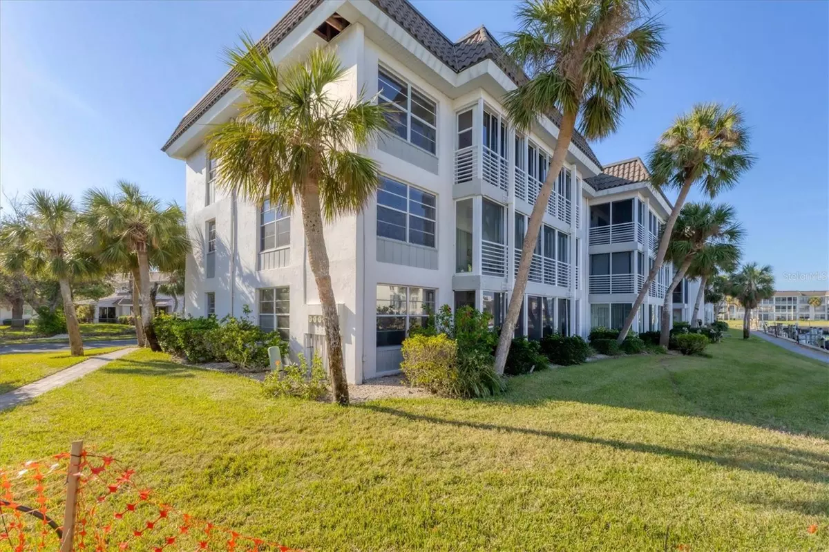 Longboat Key, FL 34228,4330 FALMOUTH DR #308