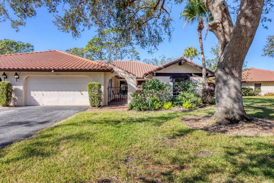 5561 GOLF POINTE DR, Sarasota, FL 34243