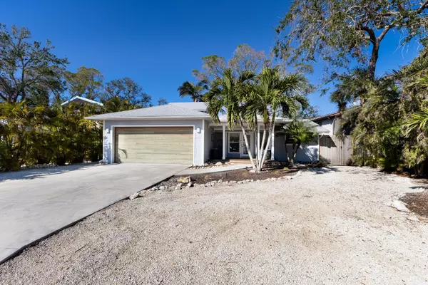 633 CALLE DE PERU, Sarasota, FL 34242