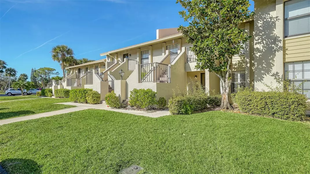 4410 WEYBRIDGE #91, Sarasota, FL 34235