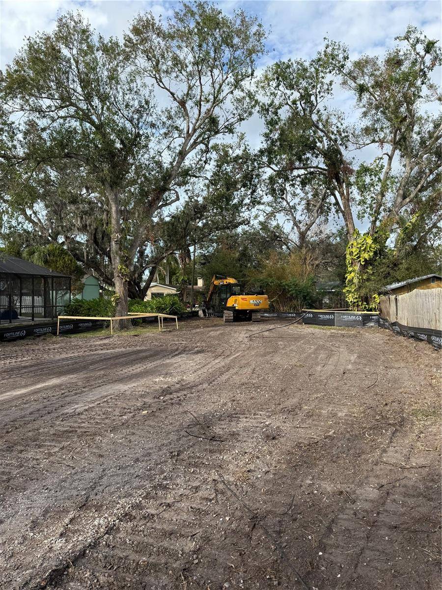 2321 HILLVIEW ST, Sarasota, FL 34239