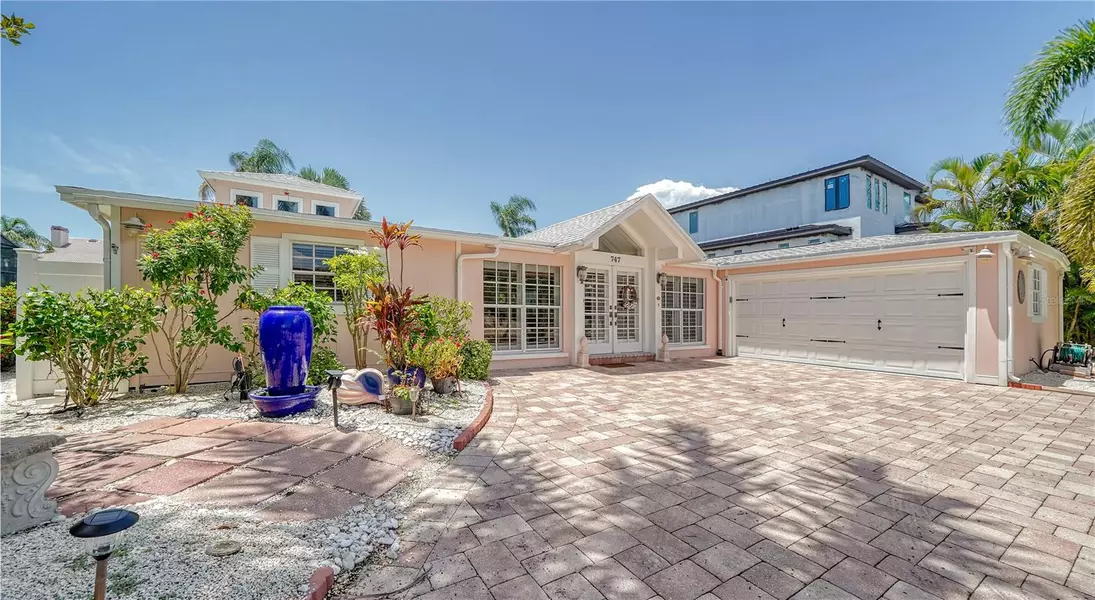 747 MARBURY LN, Longboat Key, FL 34228