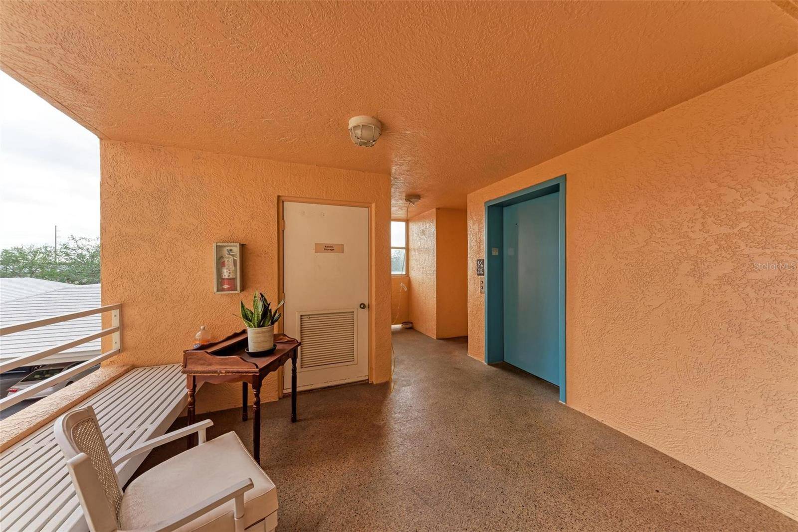 Bradenton, FL 34209,4550 PINEBROOK CIR #304