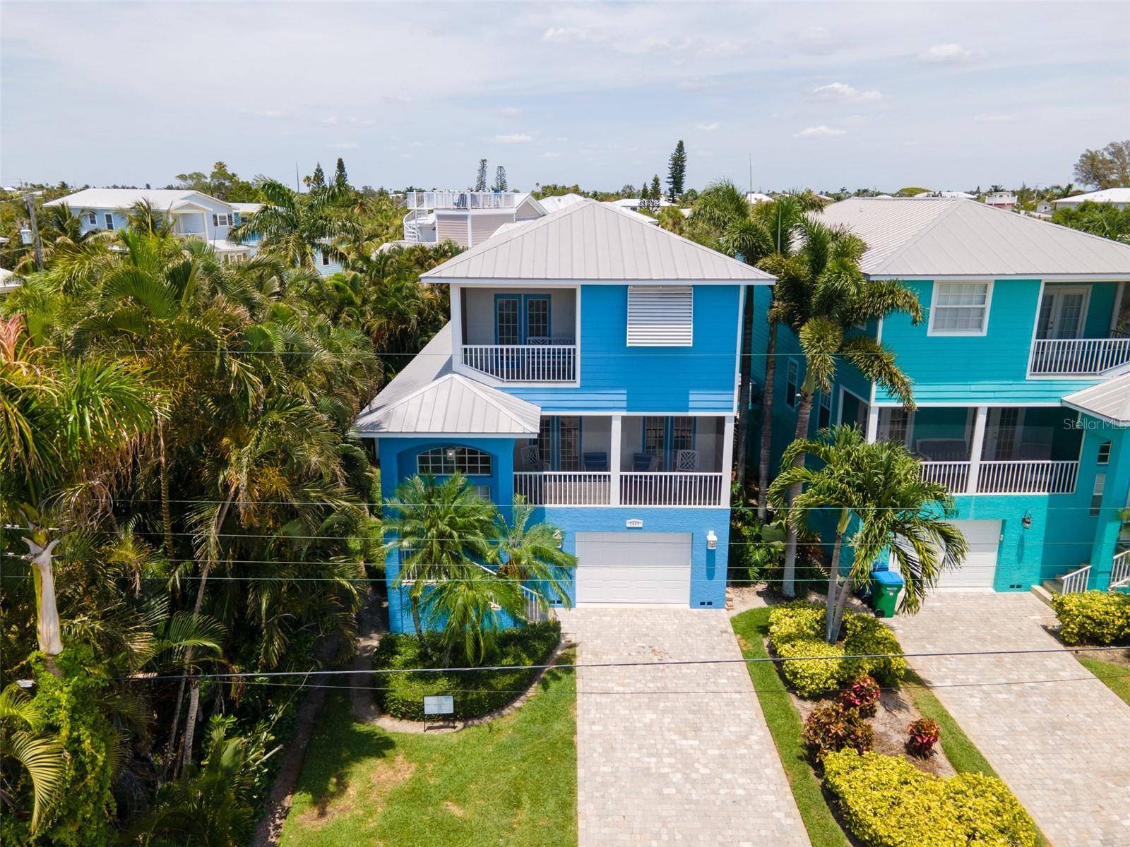 7007 HOLMES BLVD, Holmes Beach, FL 34217