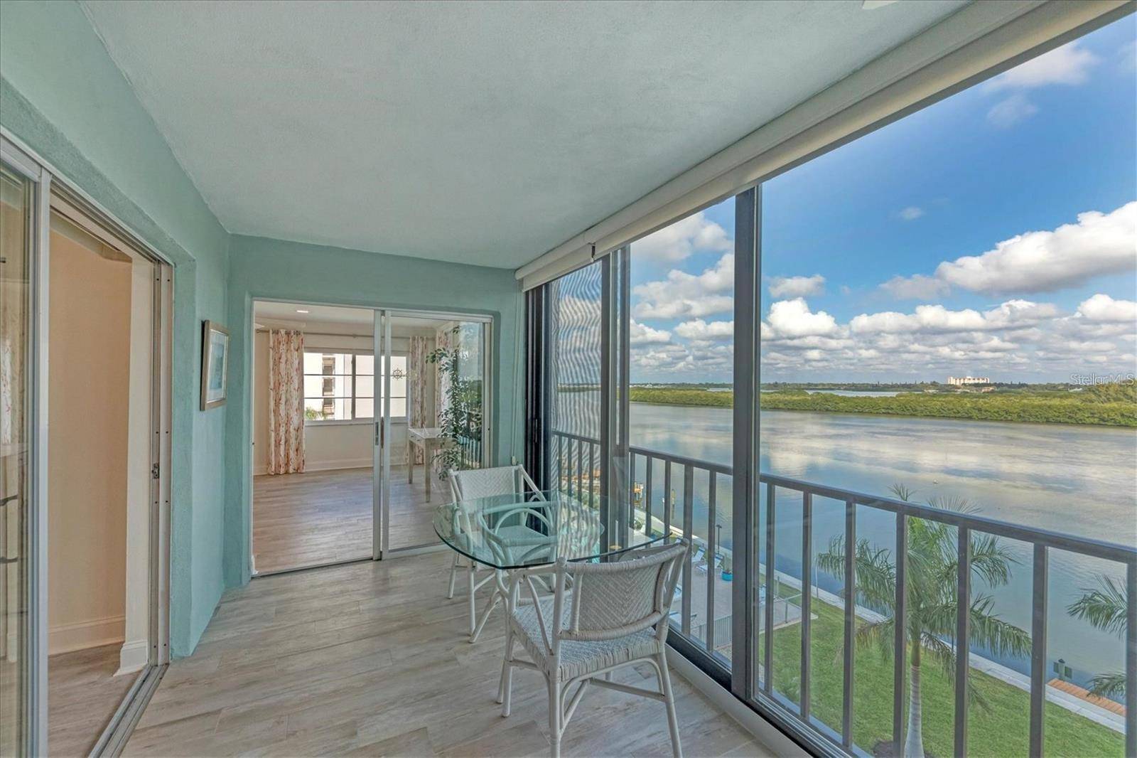 Sarasota, FL 34242,9397 MIDNIGHT PASS RD #501