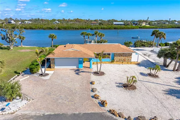 725 N MANASOTA KEY RD #A, Englewood, FL 34223