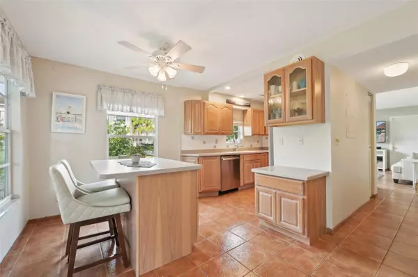 Longboat Key, FL 34228,549 SUTTON PL #T19