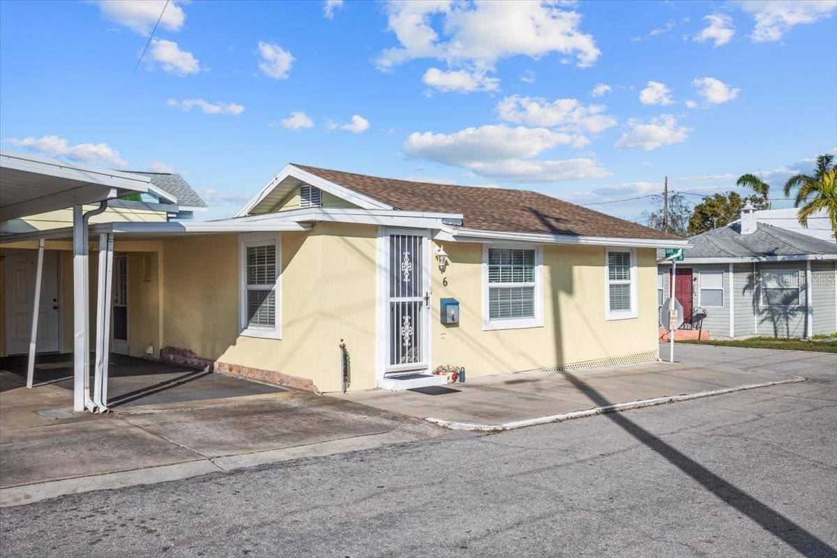 Bradenton, FL 34208,6 SEMINOLE DR