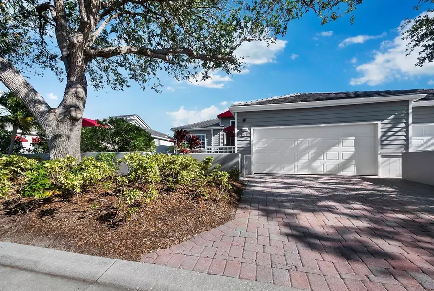 3427 WINDING OAKS DR #14, Longboat Key, FL 34228