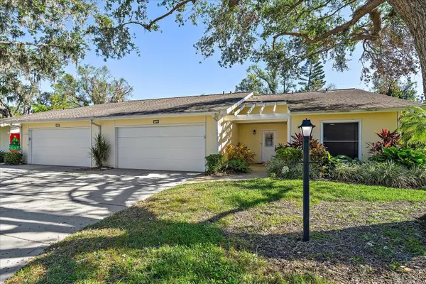 Sarasota, FL 34233,3941 OAKHURST BLVD #3014