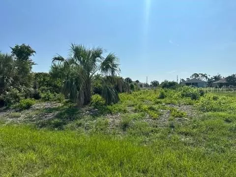 Rotonda West, FL 33947,207 REDWOOD RD