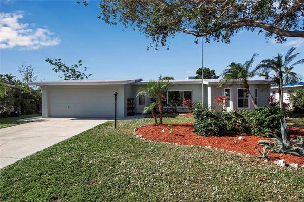 5866 WILDWOOD AVE, Sarasota, FL 34231