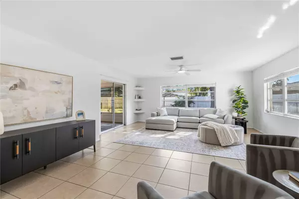 Sarasota, FL 34243,530 SAINT ANDREWS DR