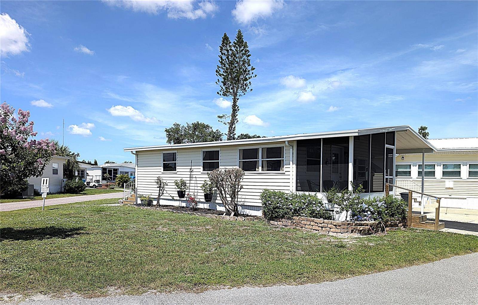 Bradenton, FL 34208,3275 26TH AVE E #110