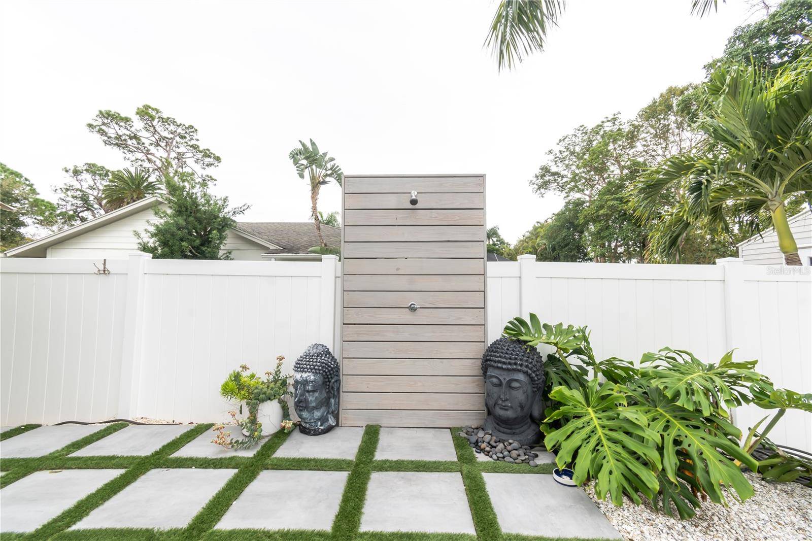 Sarasota, FL 34231,5906 LARCHWOOD AVE
