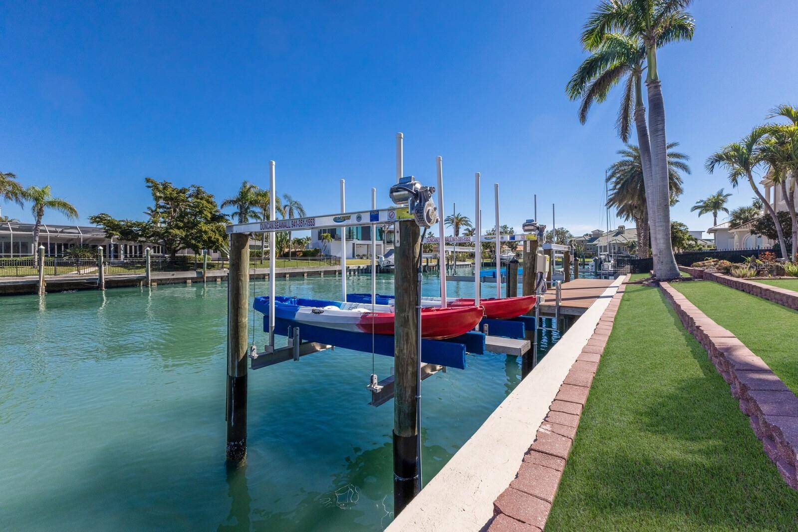 Sarasota, FL 34236,367 W ROYAL FLAMINGO DR