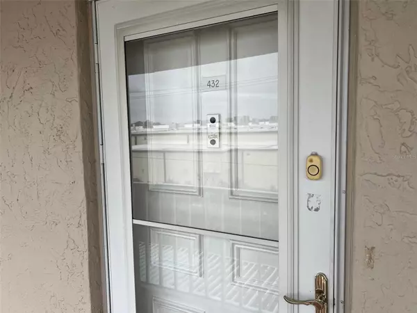 Sarasota, FL 34233,3983 MACEACHEN BLVD #432