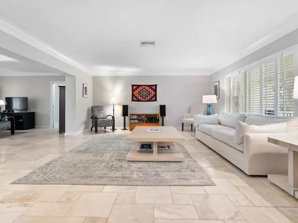 Sarasota, FL 34243,7331 WESTMORELAND DR
