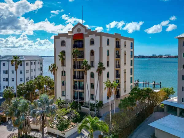 378 GOLDEN GATE PT #6, Sarasota, FL 34236