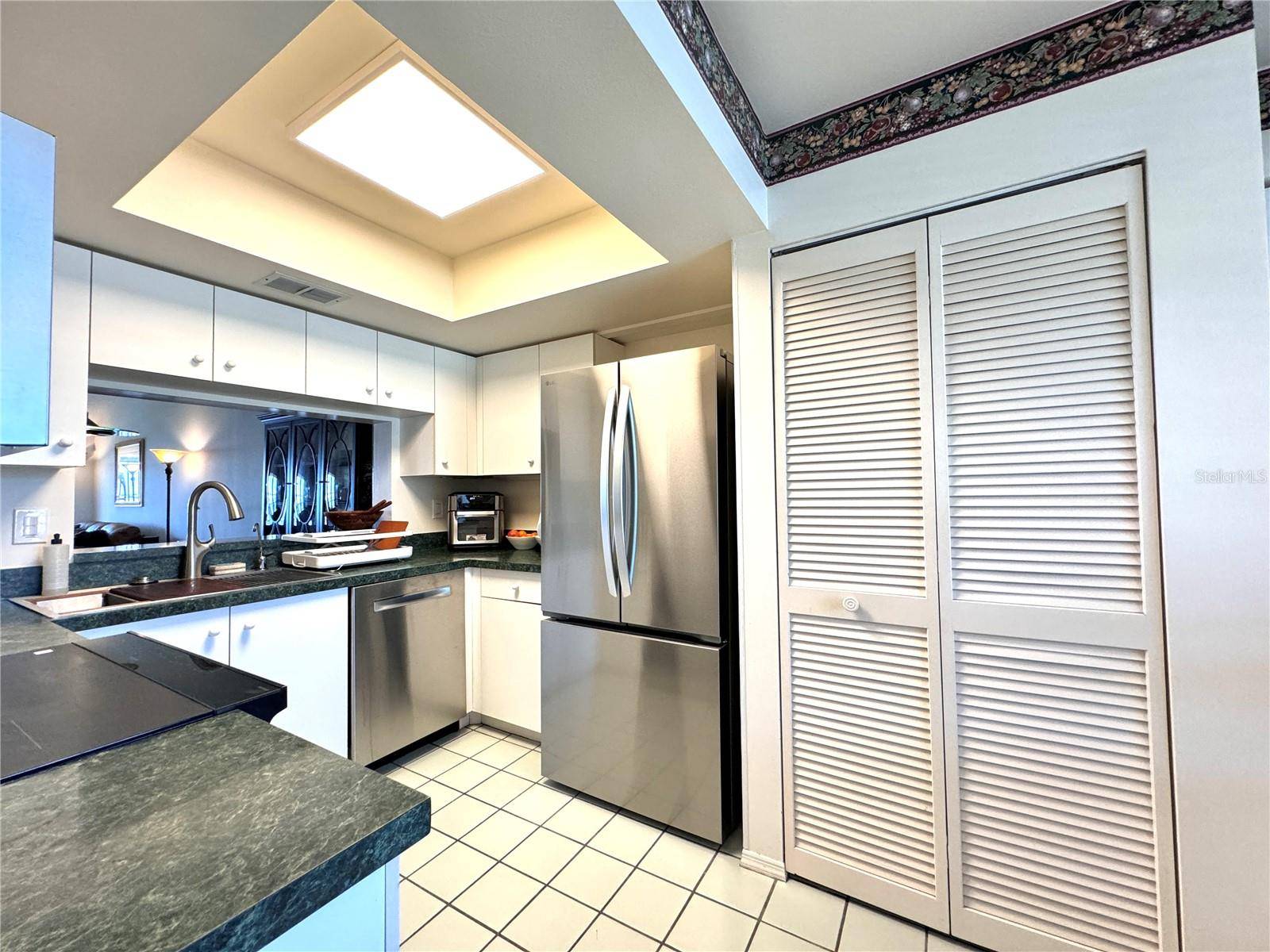 Bradenton, FL 34209,1155 EDGEWATER CIR #28