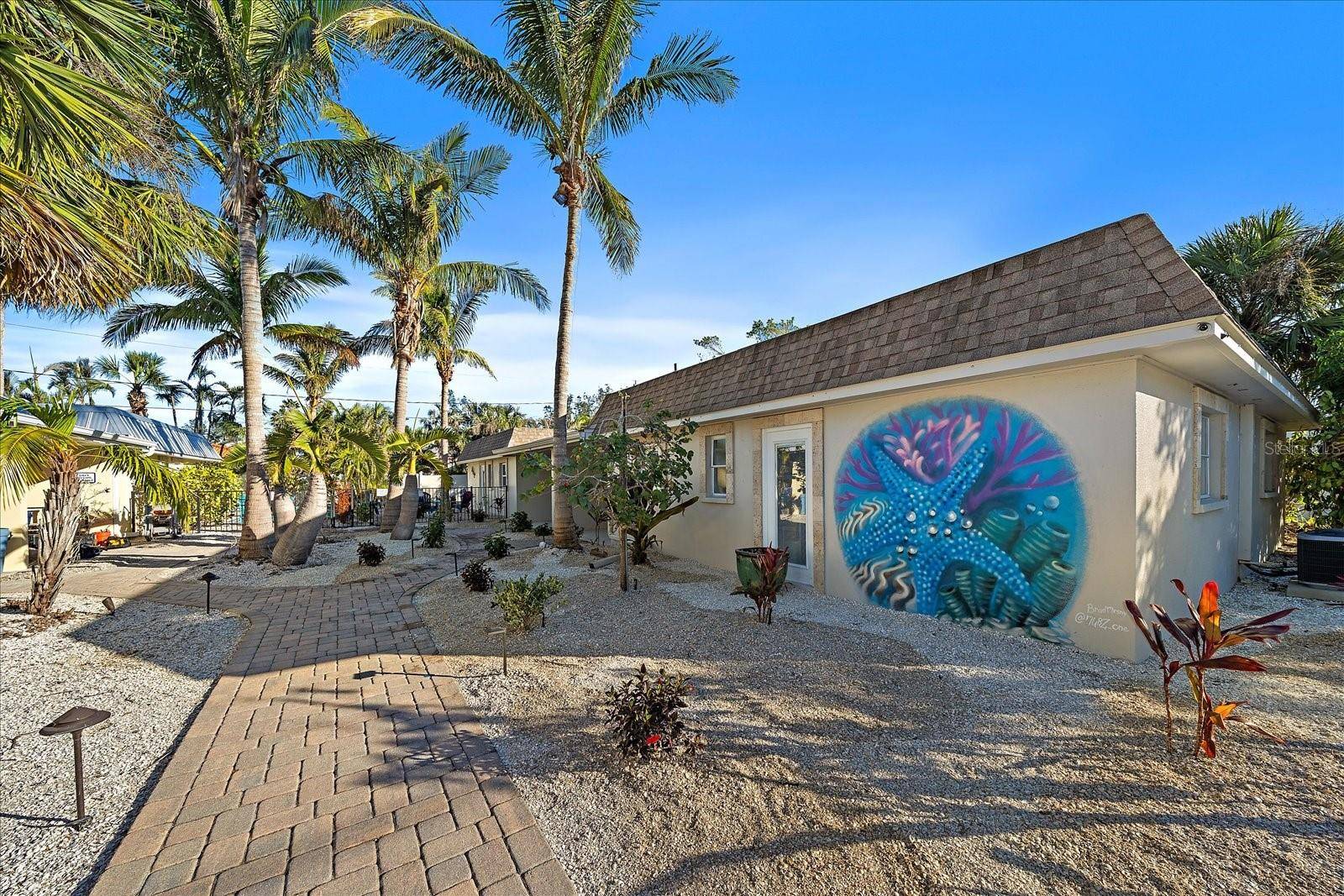 1123 CRESCENT ST #1123/1125, Sarasota, FL 34242