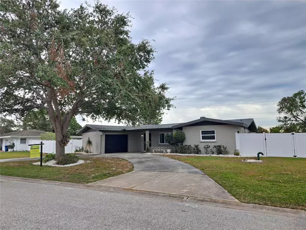 2430 SUNNYSIDE LN, Sarasota, FL 34239