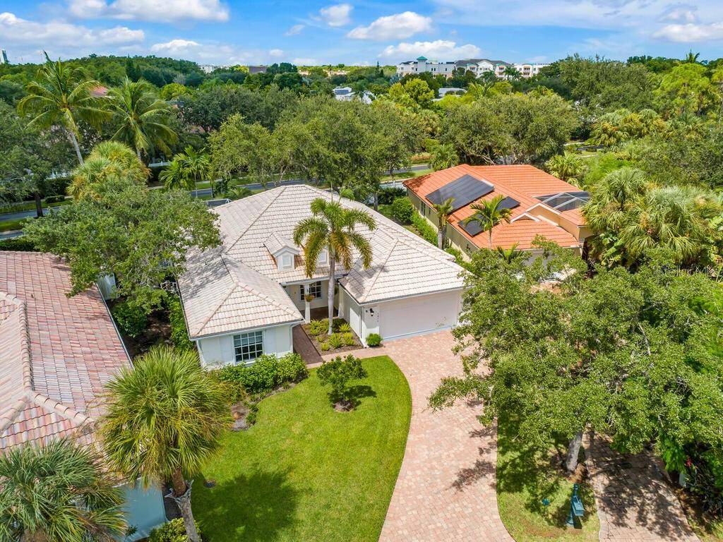 Naples, FL 34110,1511 WHISPERING OAKS CIR