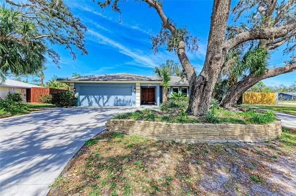 2299 RIVERWOOD CT, Sarasota, FL 34231