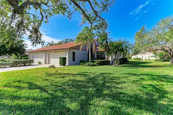 3803 WILSHIRE CIR W #37, Sarasota, FL 34238