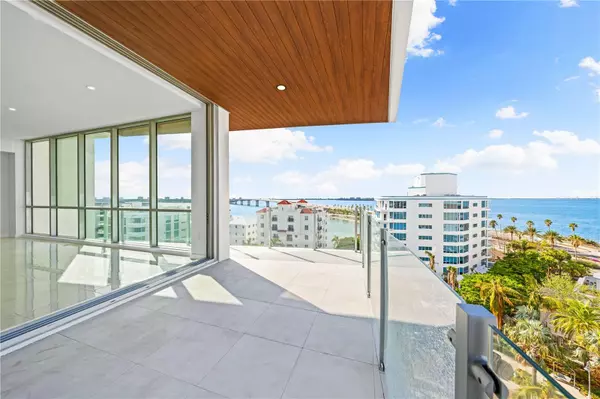 111 GOLDEN GATE PT #701PH, Sarasota, FL 34236