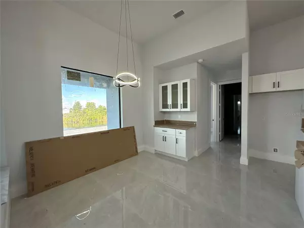 Cape Coral, FL 33993,933 NW 8TH TER