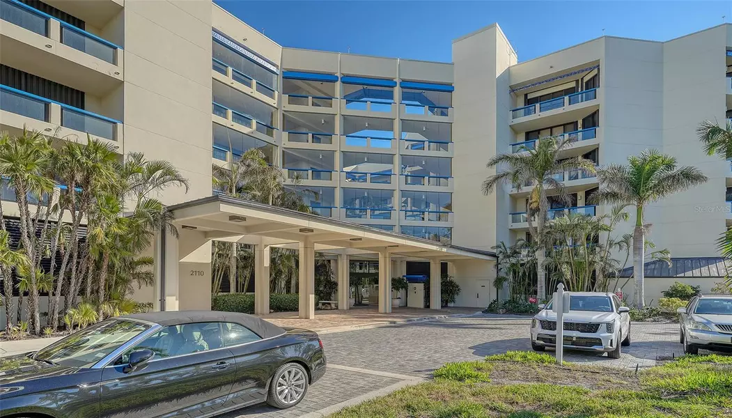 2110 HARBOURSIDE DR #522, Longboat Key, FL 34228