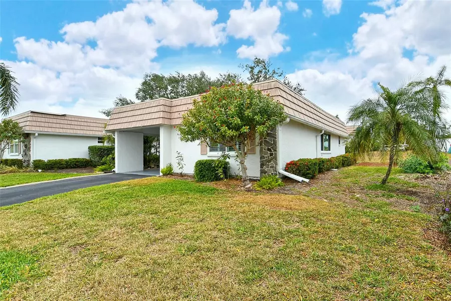 2325 RIVERBLUFF Pkwy #V247, Sarasota, FL 34231