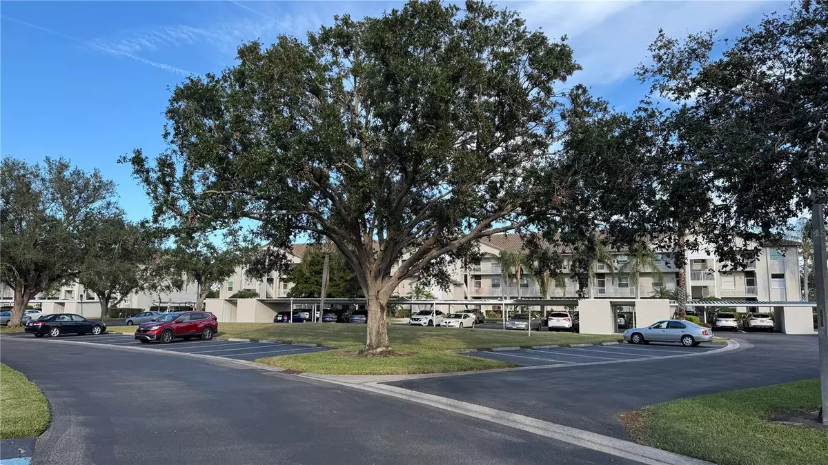 Sarasota, FL 34238,8735 OLDE HICKORY AVE #8306