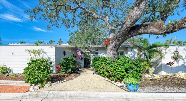 6005 MIDNIGHT PASS RD #N8, Sarasota, FL 34242