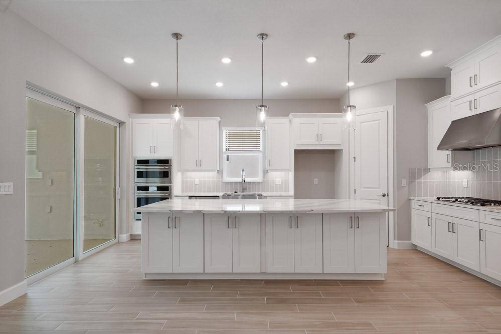 Sarasota, FL 34241,8024 MOONBEAM AVE