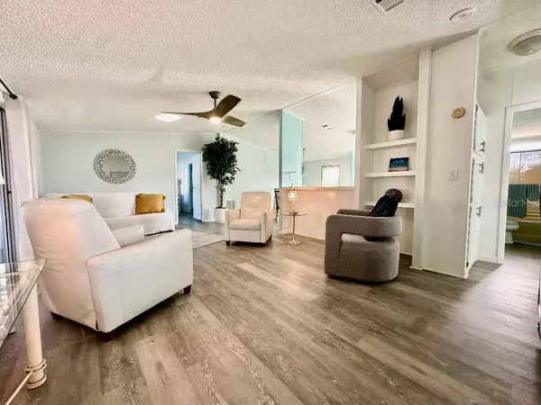 Bradenton, FL 34203,5707 45TH ST E #98