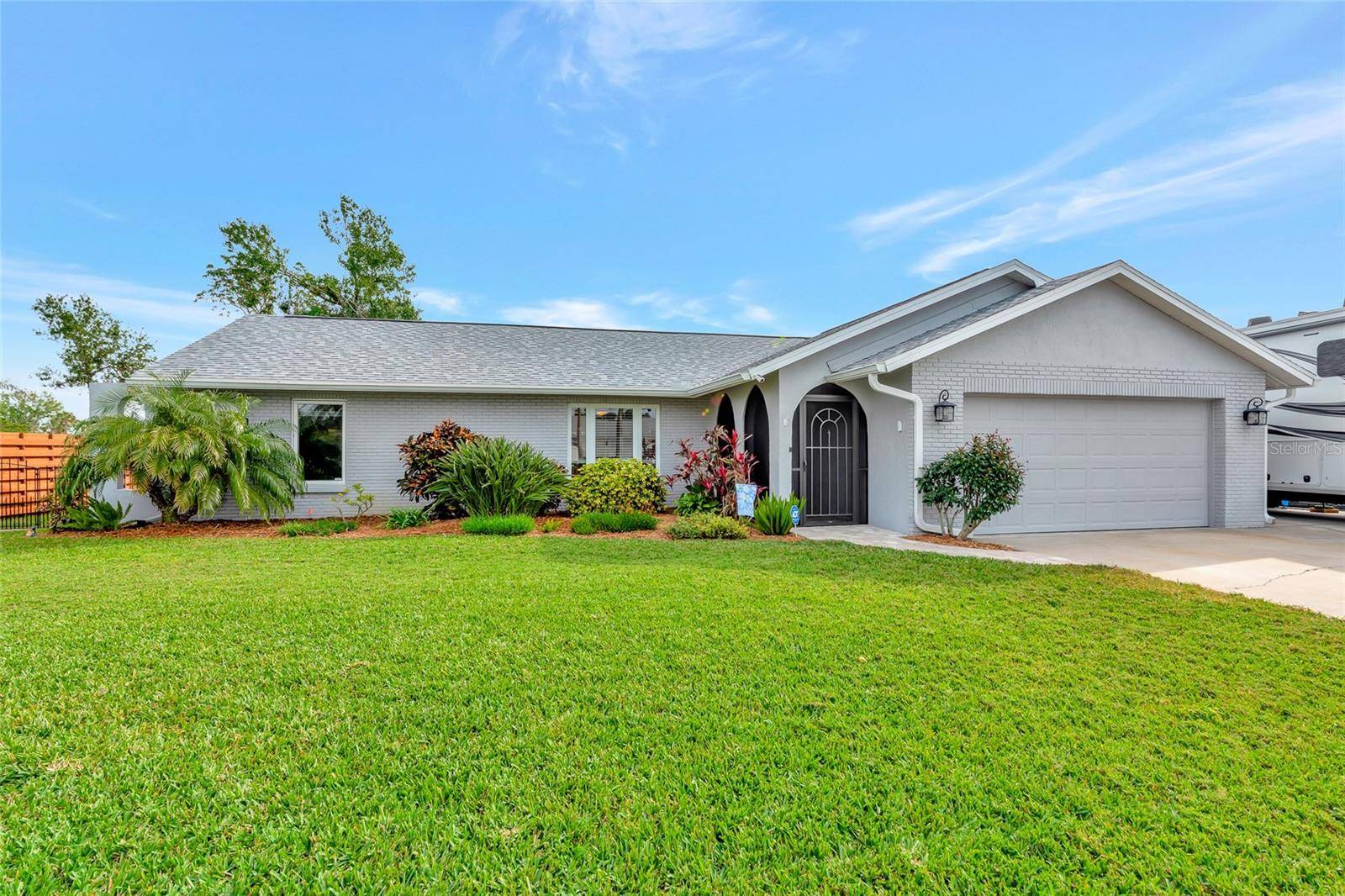 2154 LAKEWOOD DR, Nokomis, FL 34275