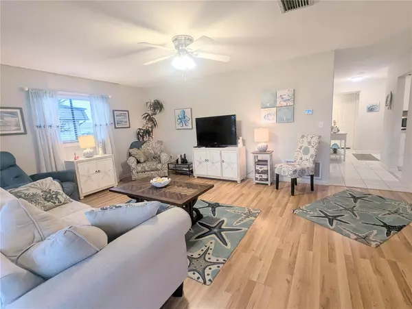 Venice, FL 34293,1720 LAKESIDE DR #1716B