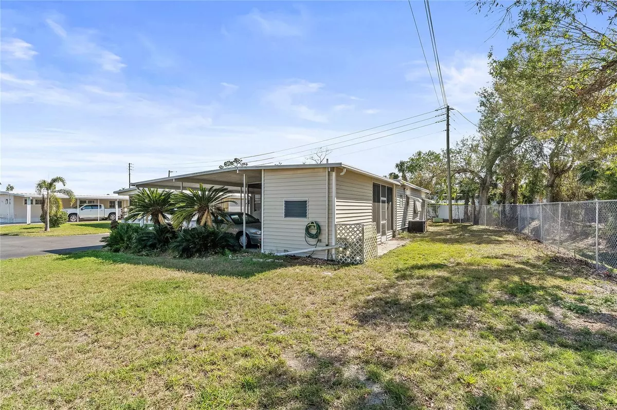 Bradenton, FL 34207,703 CORSICA CT