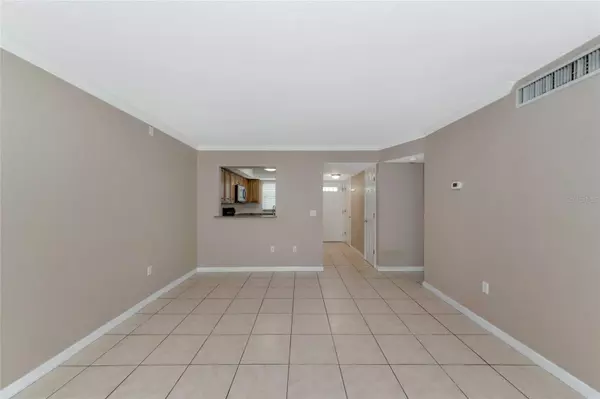 Sarasota, FL 34237,936 LA COSTA CIR #4