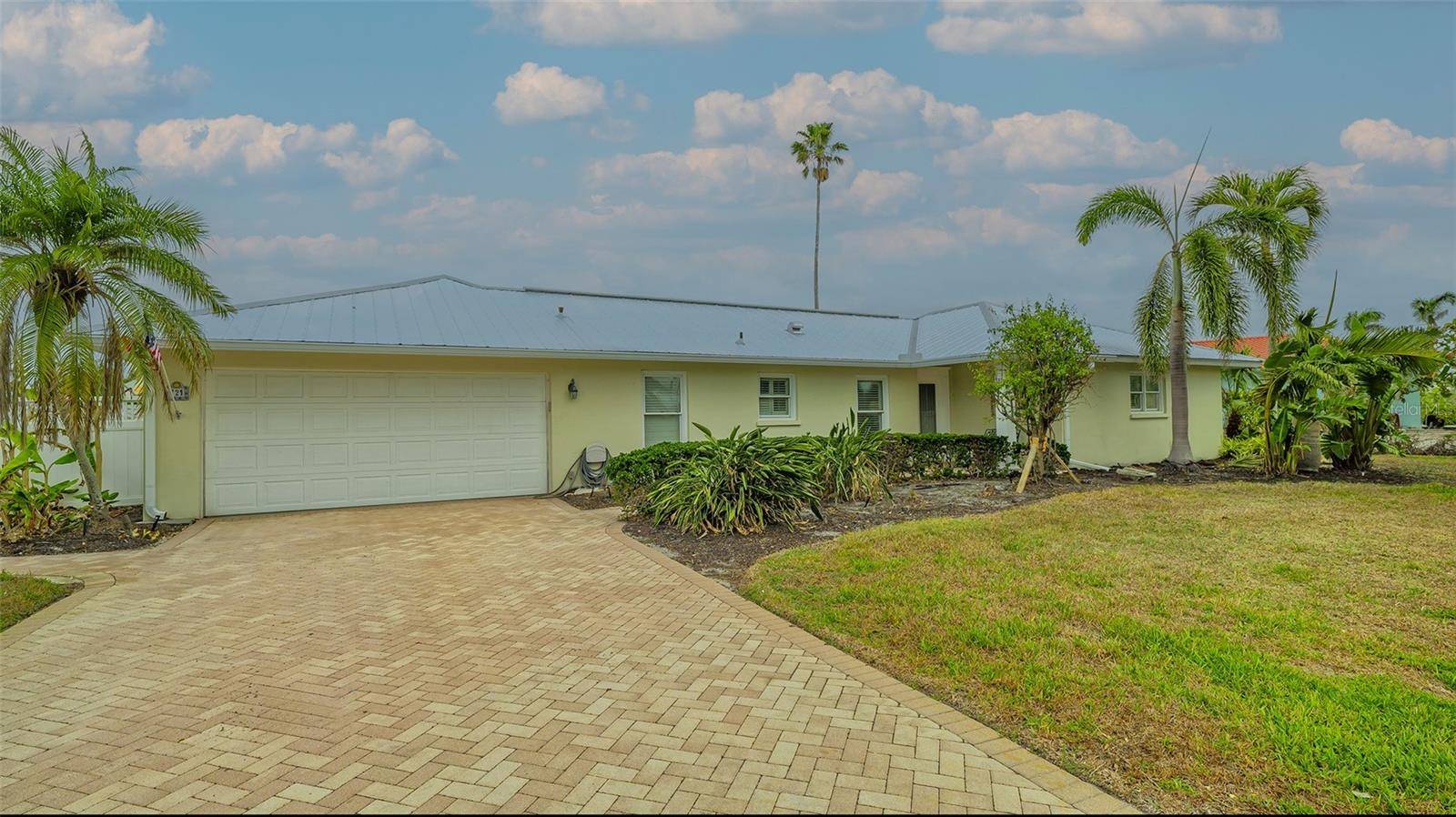 Longboat Key, FL 34228,721 OLD COMPASS RD