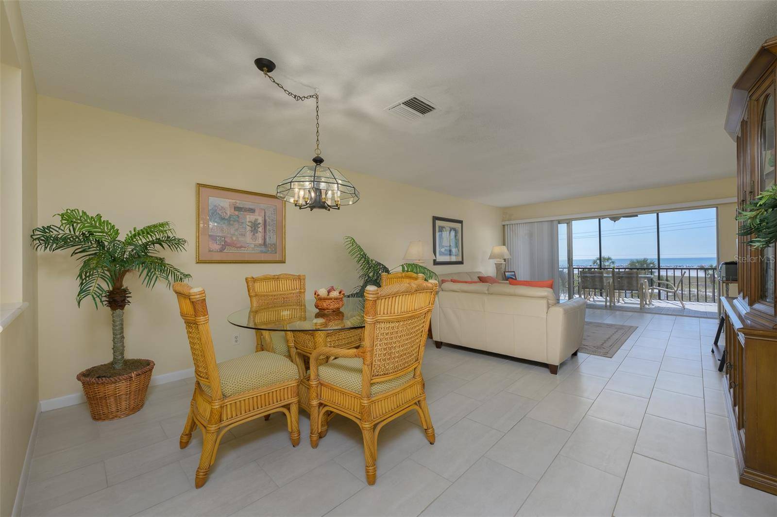 Sarasota, FL 34242,757 BEACH RD #300