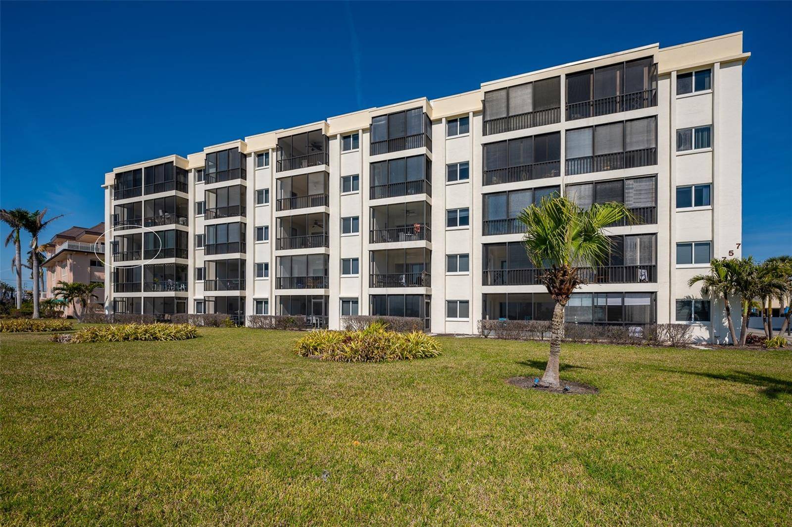Sarasota, FL 34242,757 BEACH RD #300
