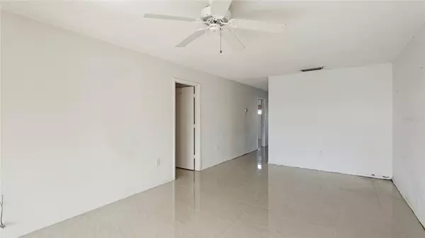 Sarasota, FL 34231,2782 WOODGATE LN #18