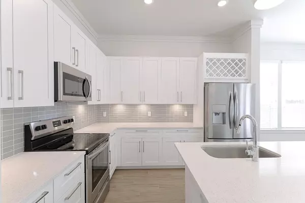 Sarasota, FL 34240,1420 LAKEFRONT DR #TH-210