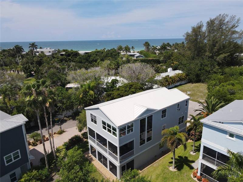 6330 LAGUNA DR, Longboat Key, FL 34228